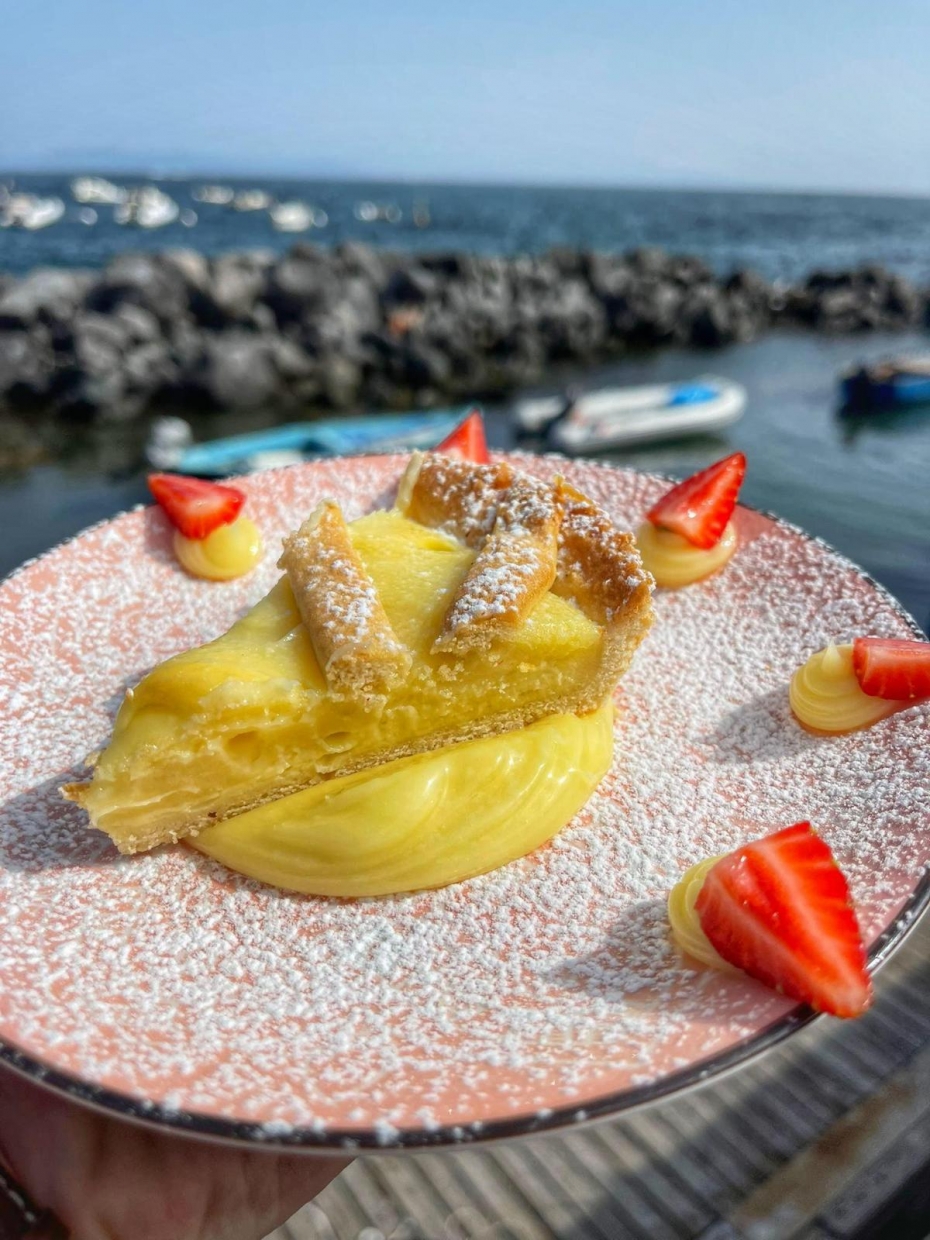 La vostra merenda preferita dell’estate.☀️Fella di Crostata con Crema al Limone della Costiera